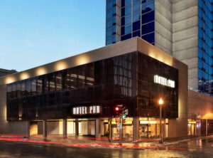 Front of Hotel Pur
